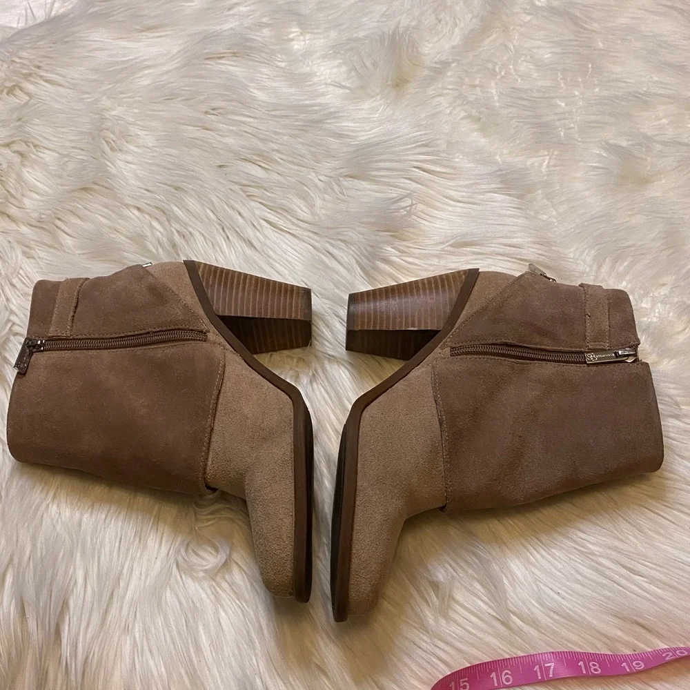 Jessica Simpson size 9.5 Cassley two tone tan heeled booties leather suede